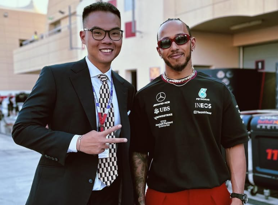 Cùng Lewis Hamilton tại đường đua F1